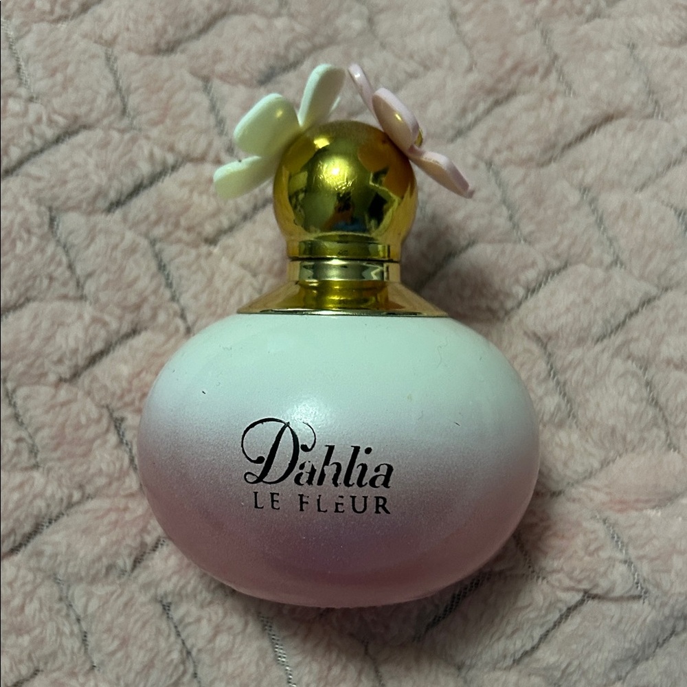 Dahlia Le Fleur perfume
